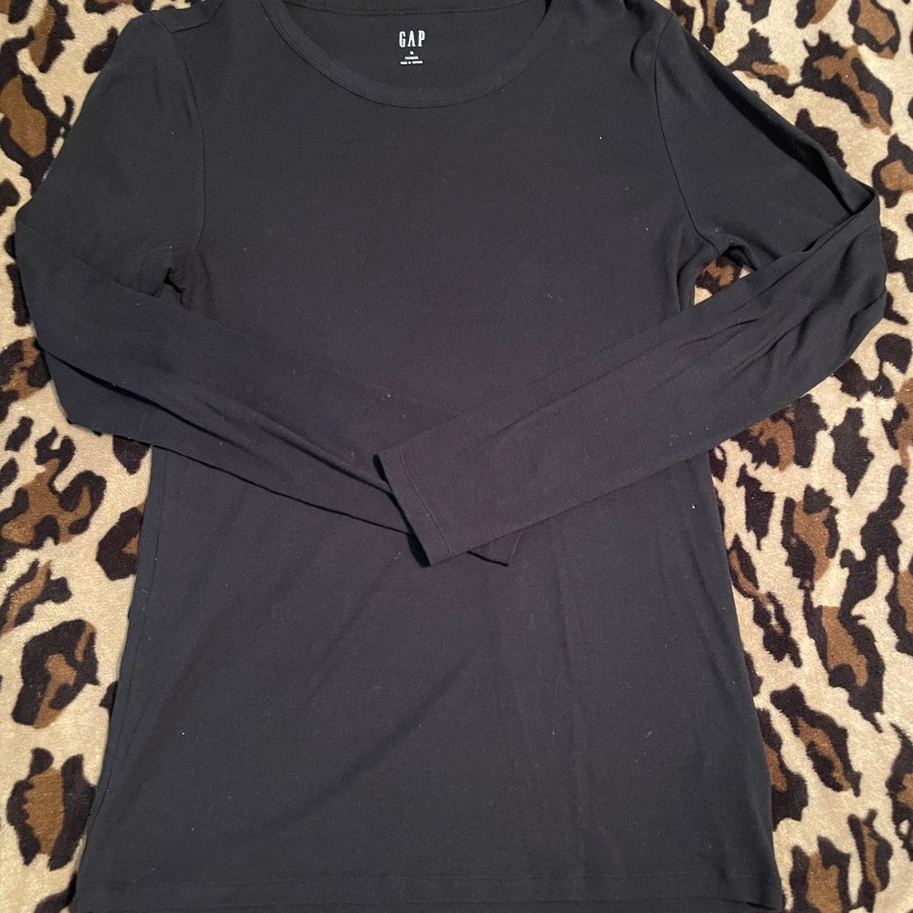 Gap long sleeve too